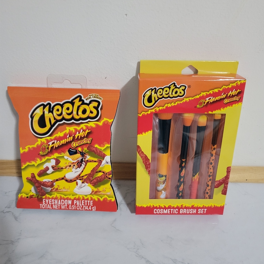 Cheetos Flamin' Hot Eyeshadow Palette and Brush Set, NEW